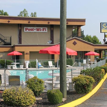 Scottish Inn Knoxville Luaran gambar